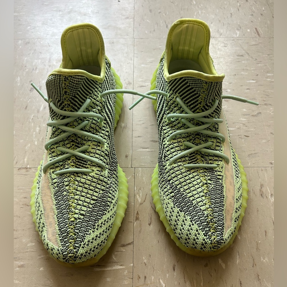Yeezy Boost 350 V2